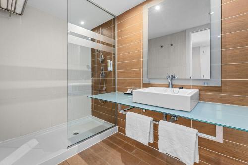 Connected room, family, sea view, 6 beds