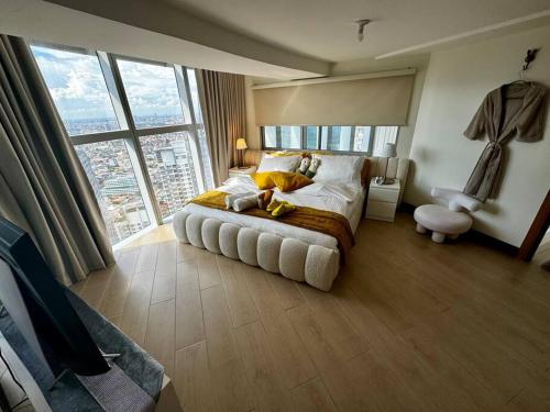 Alpaca-Lemon Penthouse Alpaca-Lemon Penthouse