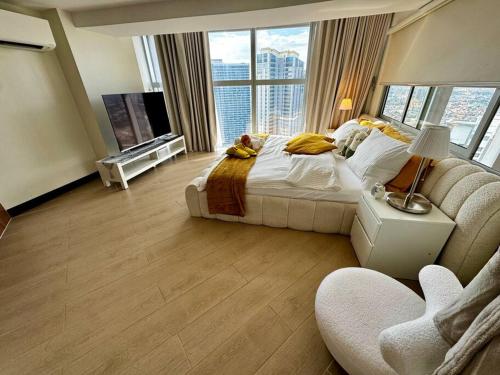 Alpaca-Lemon Penthouse Alpaca-Lemon Penthouse