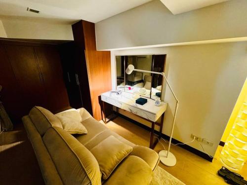 Alpaca-Lemon Penthouse Alpaca-Lemon Penthouse