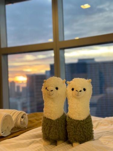 Alpaca-Lemon Penthouse Alpaca-Lemon Penthouse