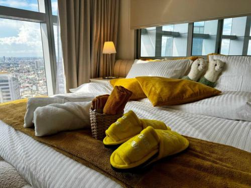 Alpaca-Lemon Penthouse Alpaca-Lemon Penthouse