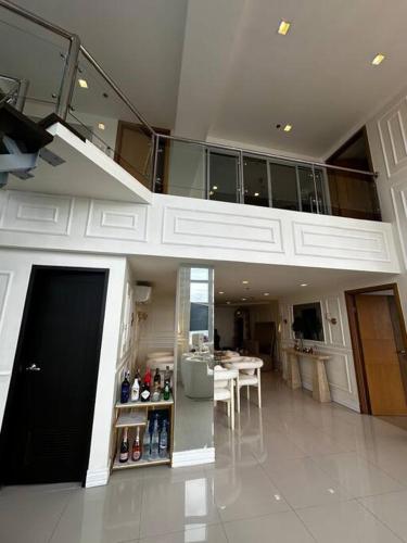 Alpaca-Lemon Penthouse Alpaca-Lemon Penthouse