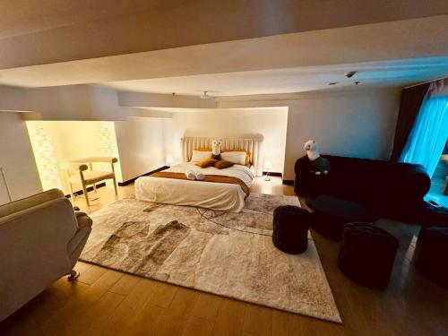 Alpaca-Lemon Penthouse Alpaca-Lemon Penthouse