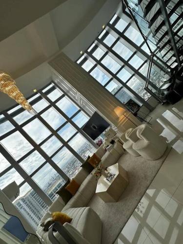 Alpaca-Lemon Penthouse Alpaca-Lemon Penthouse