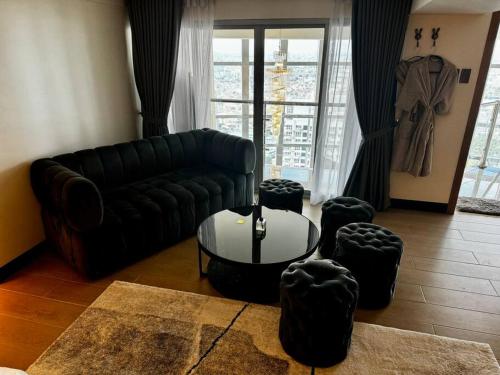 Alpaca-Lemon Penthouse Alpaca-Lemon Penthouse