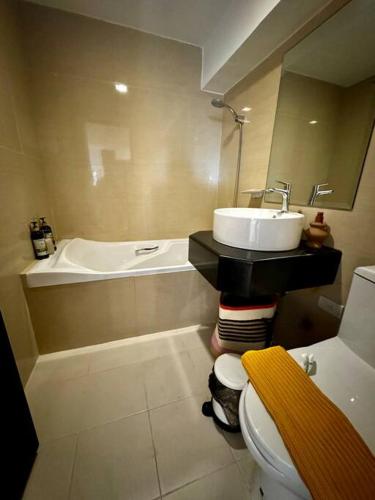 Alpaca-Lemon Penthouse Alpaca-Lemon Penthouse