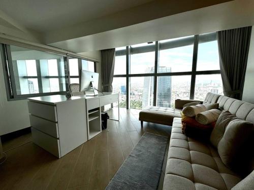 Alpaca-Lemon Penthouse Alpaca-Lemon Penthouse