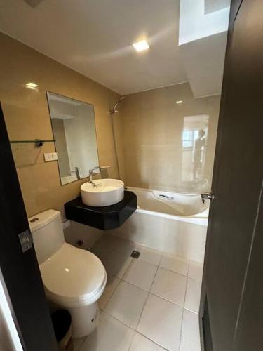 Alpaca-Lemon Penthouse Alpaca-Lemon Penthouse