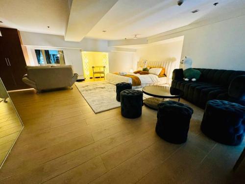 Alpaca-Lemon Penthouse Alpaca-Lemon Penthouse