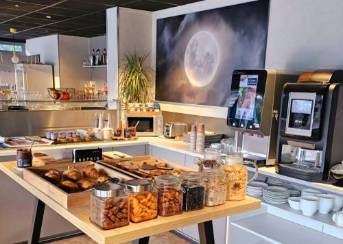 Food and beverages, The Originals City, Hotel Ariane, Toulouse Sud Labege in Montaudran-Lespinet