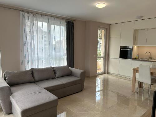 Apartment Mladost 2 - Free Parking, Sofia (photo 10)