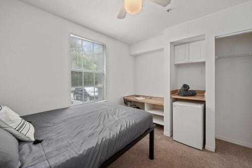 Budget Friendly 1 MI to USF Pool GYM in Tampa, USA