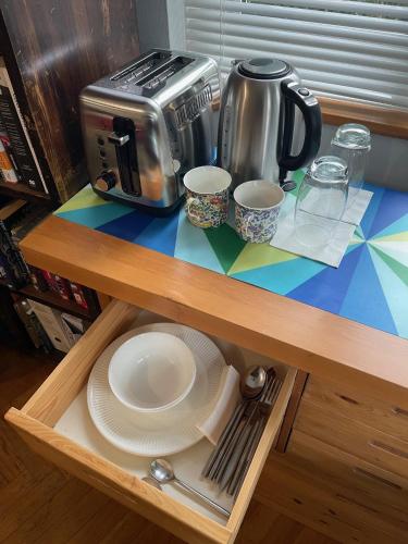 Large Double Bedroom 10 minutes to Central London, Londyn (zdjęcie 8)