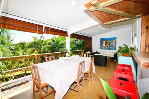 شرفة/ تراس, Villa de la Vallée (Villa de la Vallee) in Oyster Bay