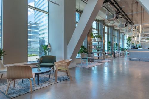 บริการและสิ่งอำนวยความสะดวก, District Living near ดานูบทาวเวอร์