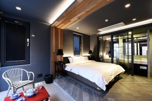 Hotel Infini, Soul