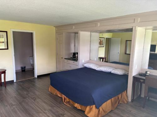 Single room, large