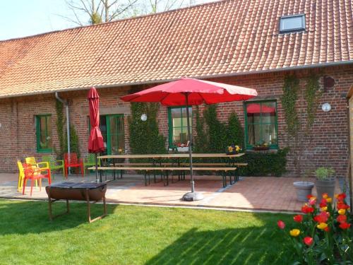 Grand gîte sauna et bain bouillonnant 15 pers (Grand gite sauna et bain bouillonnant 15 pers) in Hesdin