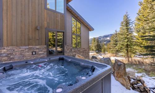 MVC Bears Lair in Big Sky, USA