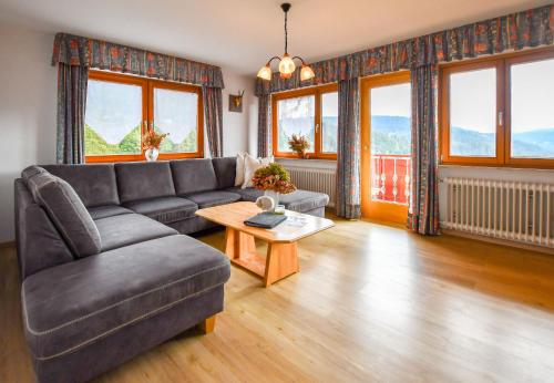 3 bedrooms, 4 beds