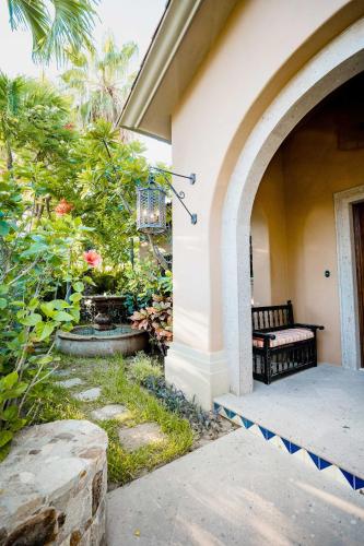 Stunning Villa Cielos - Close to the Beach in San José del Cabo, Mexico
