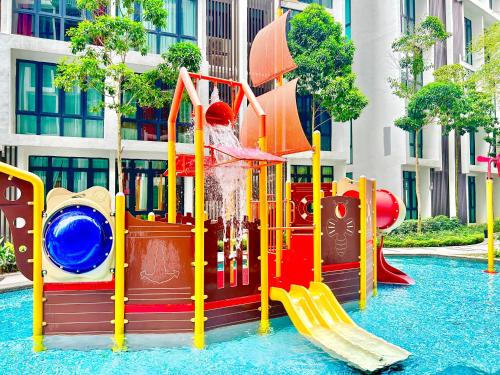 HD 1-8 pax 2K1Q beds Ara Daman near Subang Airport Kuala Lumpur