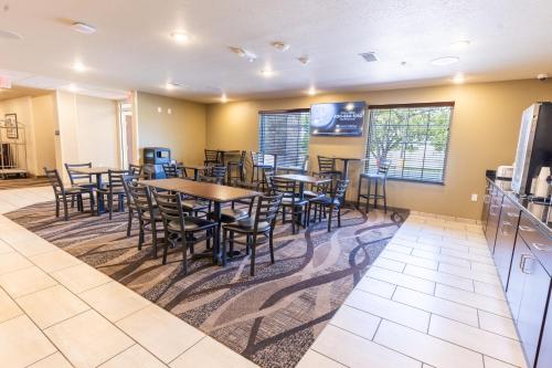 Cobblestone Inn & Suites - Winters