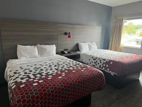 Econo Lodge Inn & Suites Pritchard Road North Little Rock - image 11