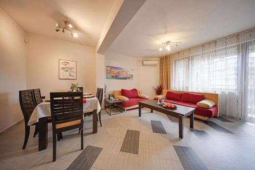 SouthPark Luxe - Free Underground Parking - Metro, София (фото 9)