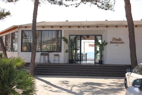 Posh villa 2 - image 5