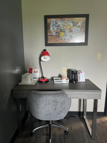 Econo Lodge Inn & Suites Pritchard Road North Little Rock - image 10