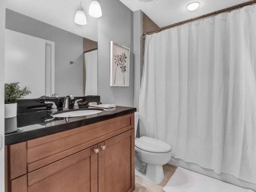 Lake Eola Thornton Park Modern 2Bed 2Bath Secure Parking - Tap to explore photos