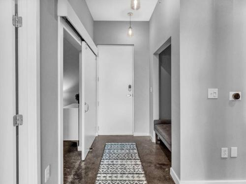 Lake Eola Thornton Park Modern 2Bed 2Bath Secure Parking in Orlando, USA