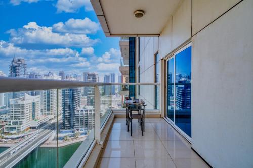 ShoresInn - Stunning 1BR with Marina View, Dubaj