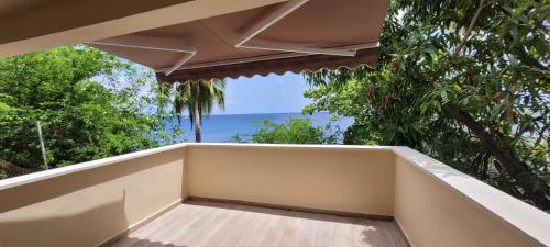 Schoelcher Beau T2 tout confort vue sur mer Wifi gratuit - Location saisonnière - Saint-Maximin-la-Sainte-Baume