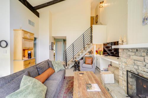 Slope-Side Sugar Mountain Retreat half Mi to Resort in Sugar Mountain, USA