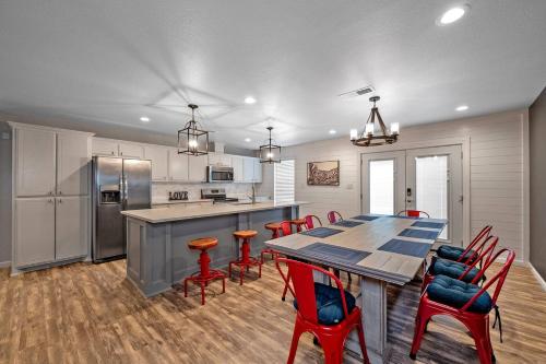 Best Kitchen In Texoma! New! Playroom! in Mead, USA