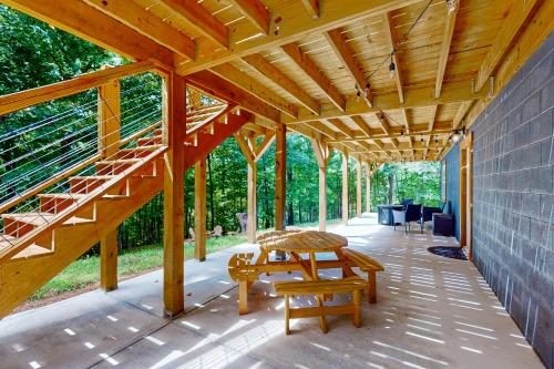 Hideout in the Woods in Blue Ridge, USA