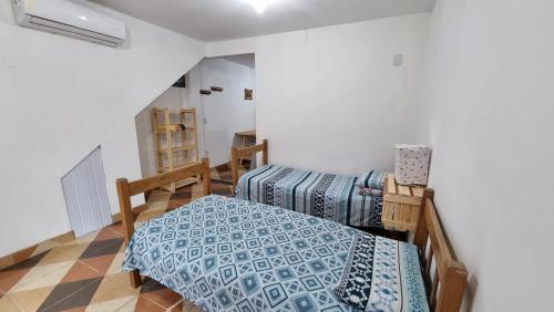 1 double bed, 2 twin beds