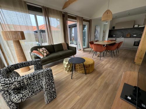 La Casita, Luxe Chalet Aan Het Water met Airco in Dongeradeel