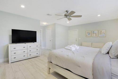 Coastal 4Bd Oasis Private Pool North Palm Beach in Lake Park, USA