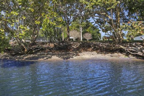 Coastal 4Bd Oasis Private Pool North Palm Beach in Lake Park, USA