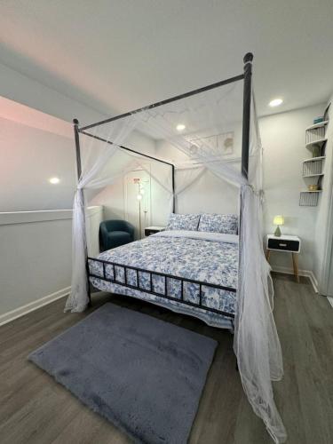 DT Dallas 2BD COZY ABODE 5 Min from Love Field in Dallas, USA