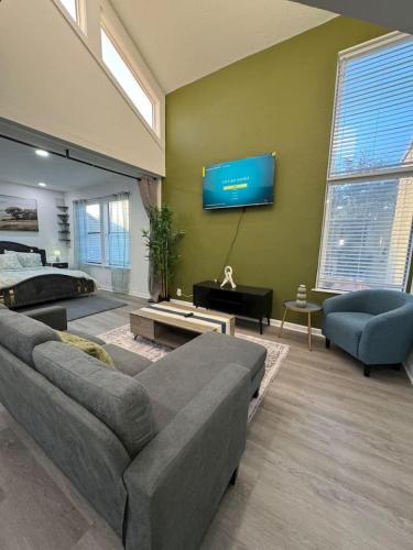 DT Dallas 2BD COZY ABODE 5 Min from Love Field in Dallas, USA