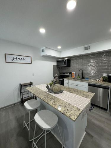 DOWNTOWN Dallas COZY ABODE 5 Min from Love Field 1BD in Dallas, USA