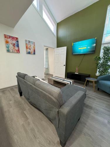 DT Dallas l 2BD COZY ABODE l 5 Min from Love Field in Dallas, USA