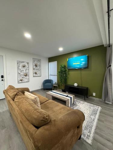 DOWNTOWN Dallas BOHO CITY GEM 5 Min from Love Field 1BD in Dallas, USA