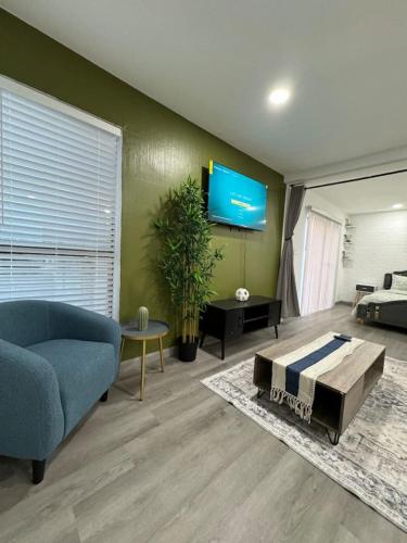 DOWNTOWN Dallas BOHO CITY GEM 5 Min from Love Field 1BD in Dallas, USA