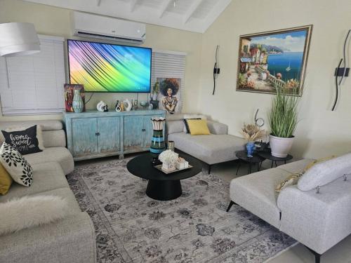 Choose To Be Happy at The Crest Richmond Estates Villa #984 3-BR w Pool in Plantation Village